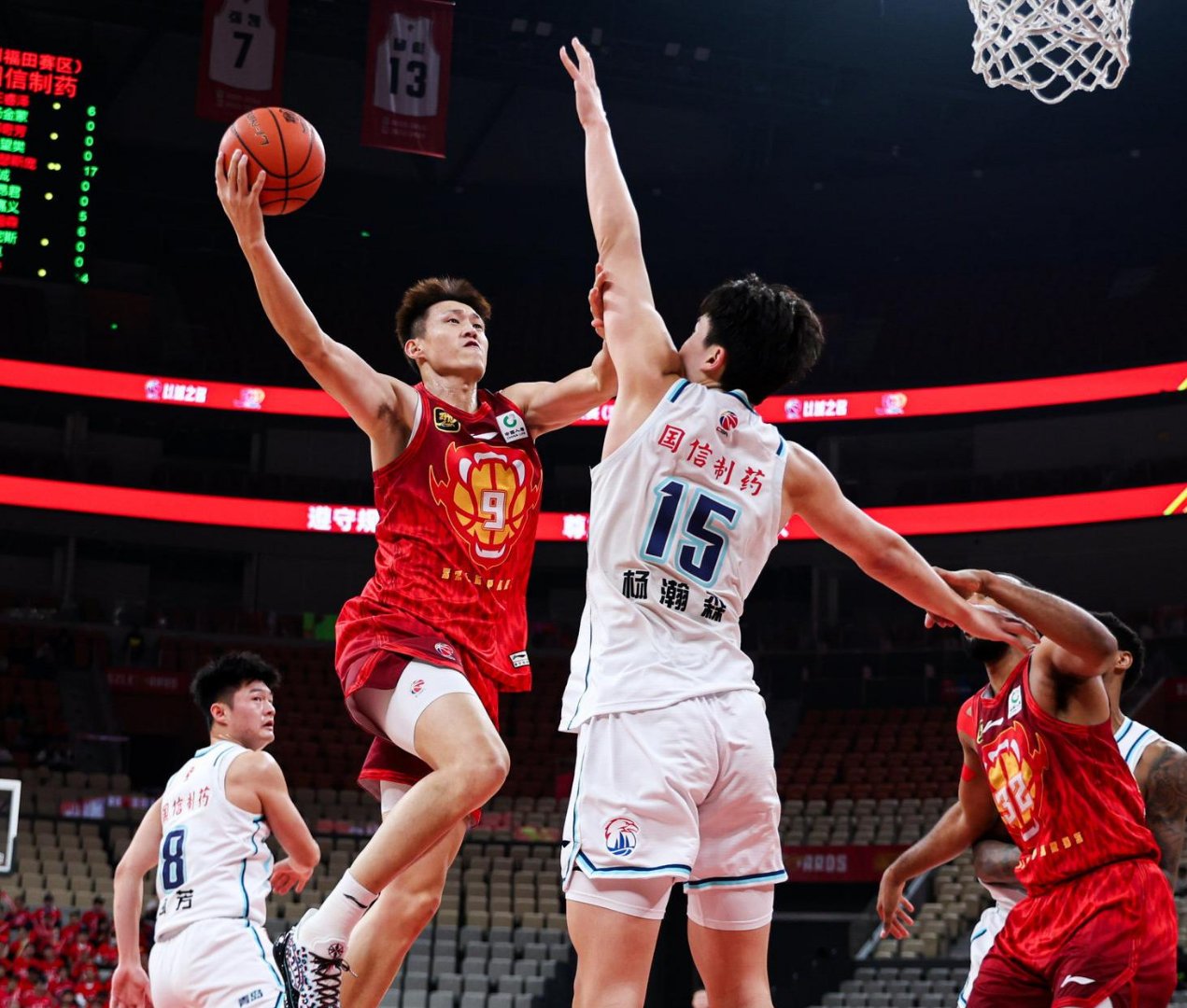 包含关键时刻突围战来临，武汉三镇围绕CBA常规赛临场应变，管理层满意，控场能力受关注的词条