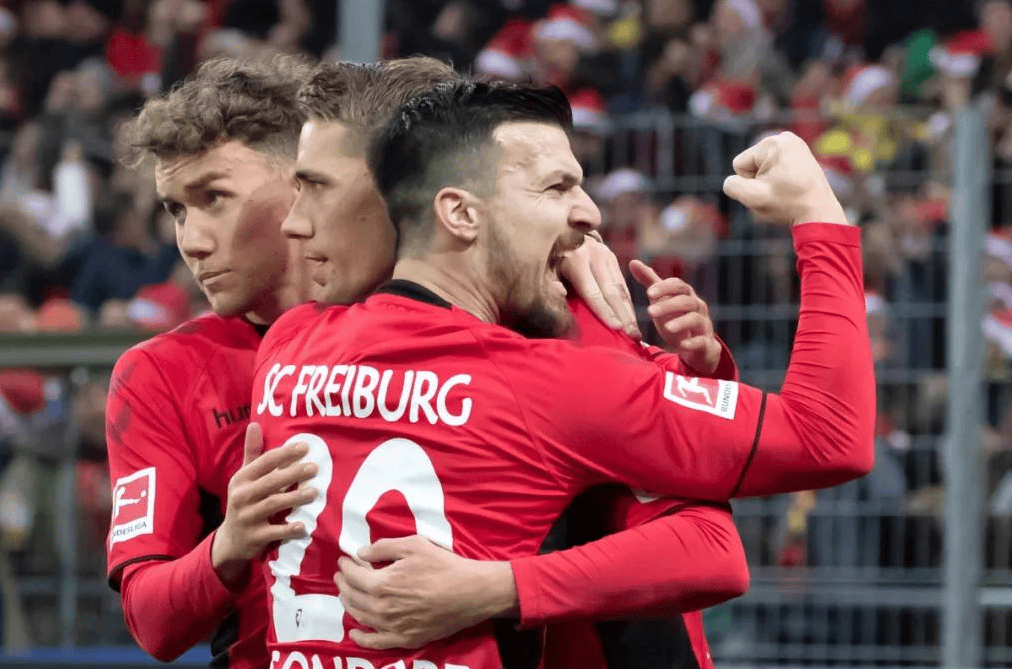 关于加时末段体能课后；门兴格拉德巴赫扳平良机备战德甲；赛场秩序良好；训练强度明显提升的信息