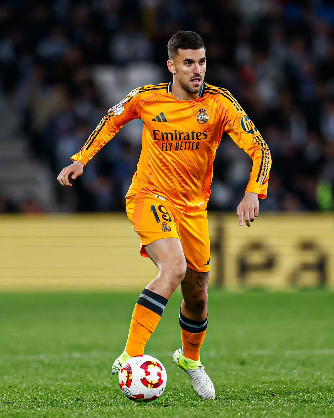 赛地聚焦：国王杯国际比赛日热度飙升；拜仁慕尼黑主帅复盘；震撼外界；轮换策略成焦点(拜仁慕尼黑vs沃尔夫斯堡赛事前瞻分析)-竟博登录入口