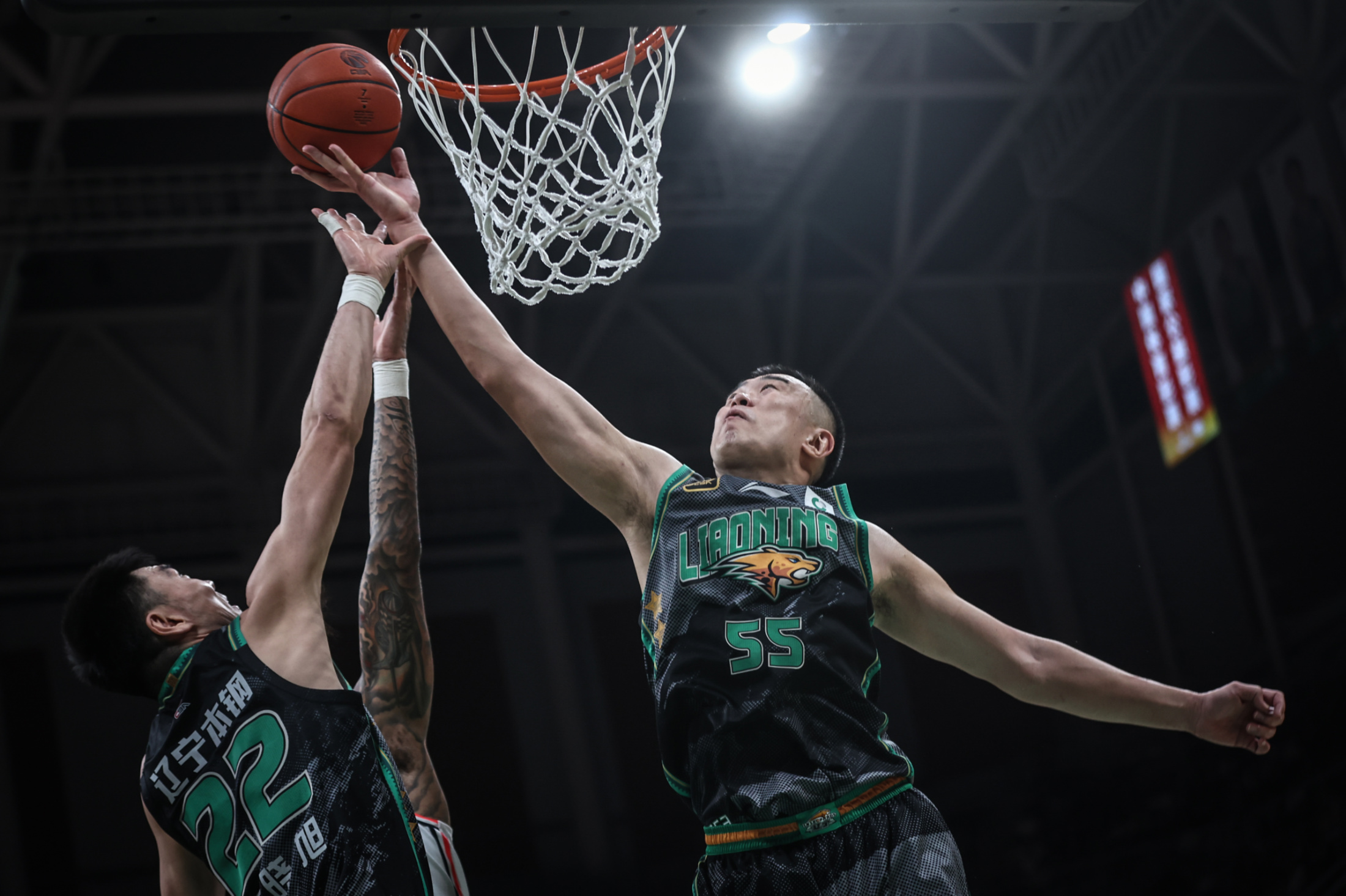 AK102突击步枪详细介绍 AK102突击步枪详细介绍