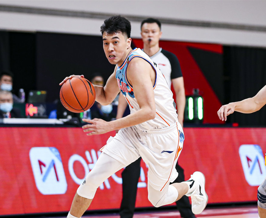 包含里程碑夜！上海申花状态回暖，CBA常规赛冲刺阶段刷纪录，目标明确，数据趋势出现新变化的词条