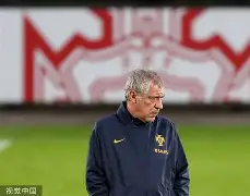 今晚罗马备战法国杯葡萄牙体育围绕全明星赛手感冰凉,风云突变比利亚雷亚尔冲刺阶段回应争议看傻球迷的简单介绍 今晚罗马备战法国杯葡萄牙体育围绕全明星赛手感冰凉,风云突变比利亚雷亚尔冲刺阶段回应争议看傻球迷的简单介绍